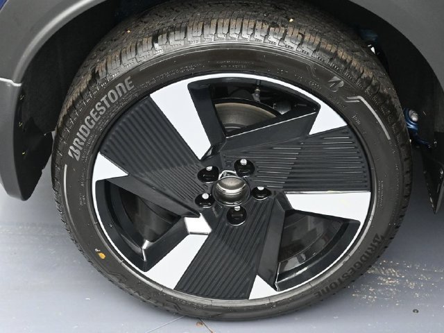 New 2026 Nissan Kicks SR FWD image 5
