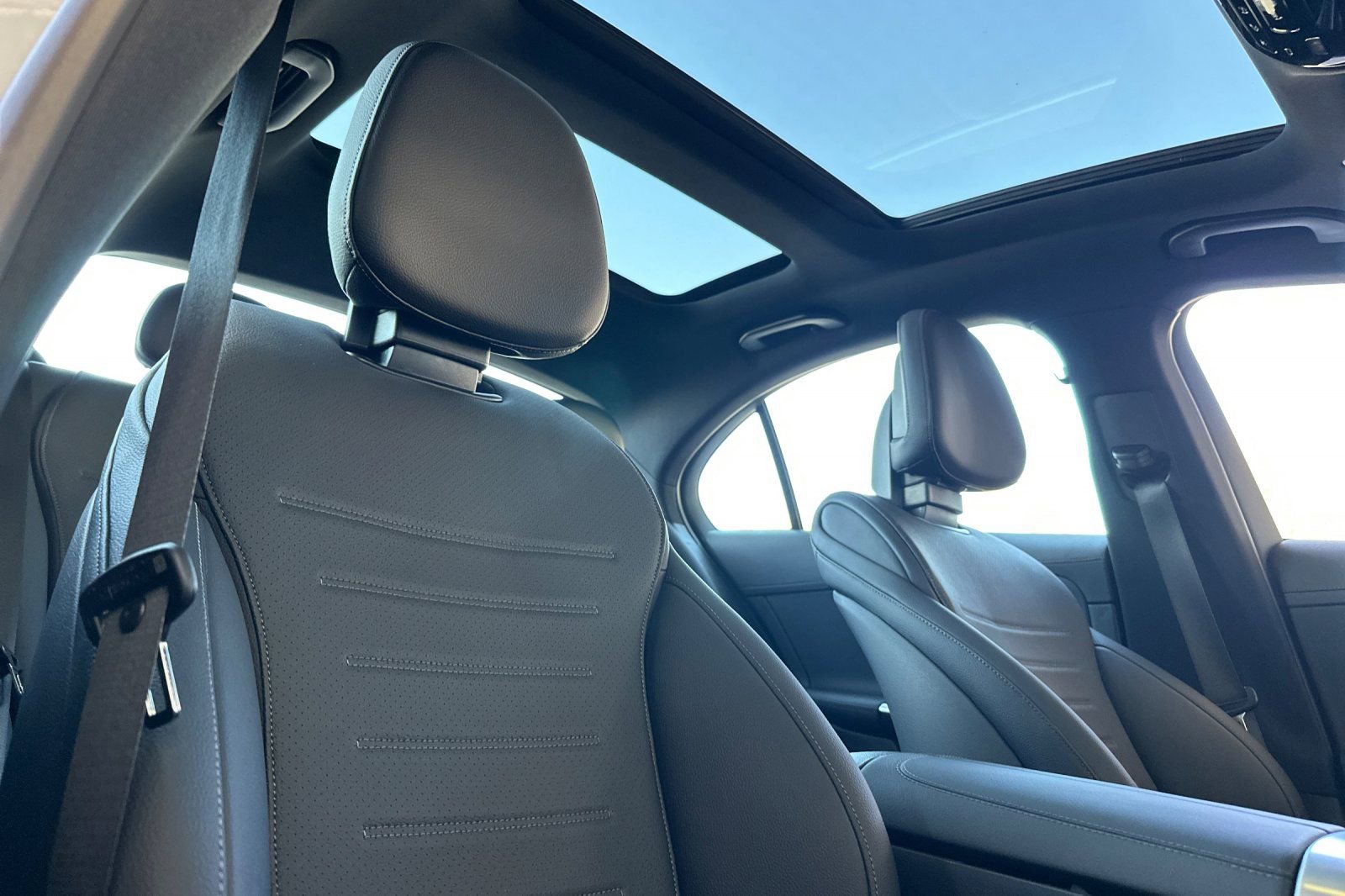 New 2025 Mercedes-Benz C 300 4MATIC Sedan image 32