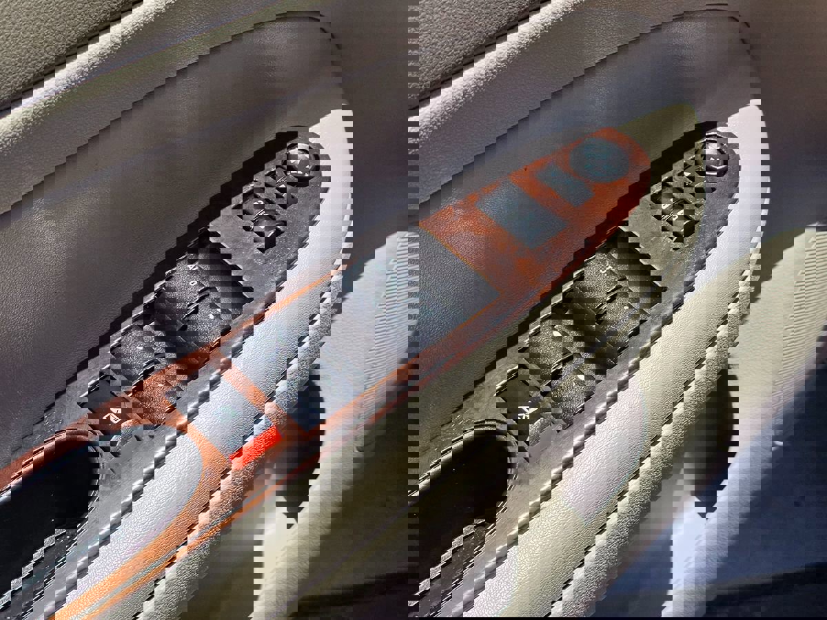 Used 2005 Chevrolet Cobalt LT image 27