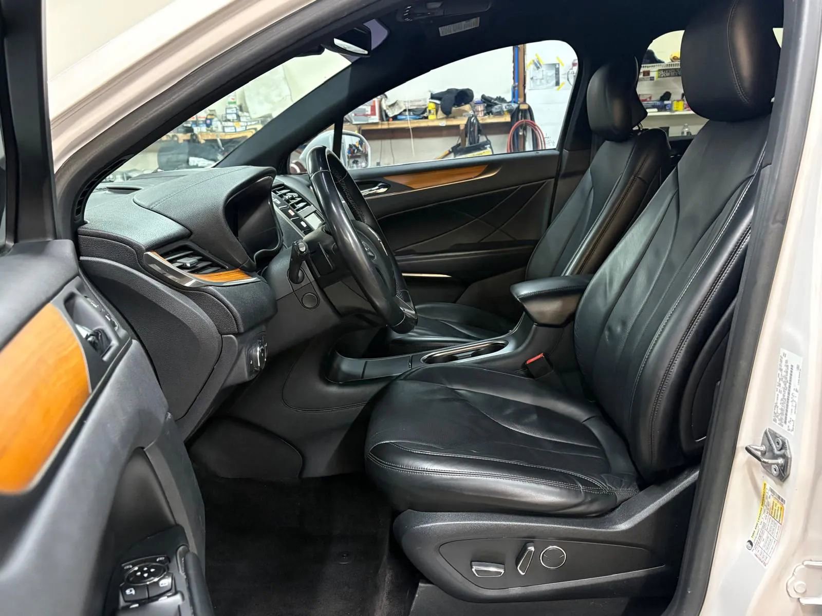 Used 2017 Lincoln MKC Reserve AWD/4WD image 16