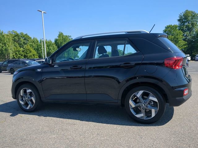 Used 2025 Hyundai Venue SEL FWD image 6
