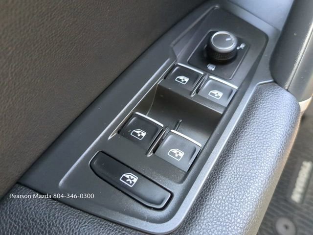 Used 2018 Volkswagen Tiguan SE w/ Panoramic Sunroof Package AWD/4WD image 24