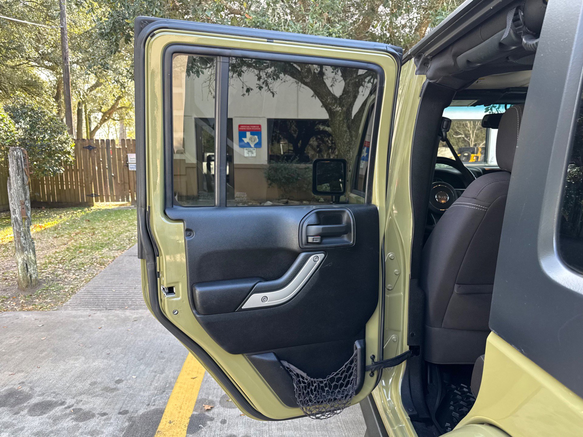 Used 2013 Jeep Wrangler Unlimited Sahara w/ Connectivity Group image 40