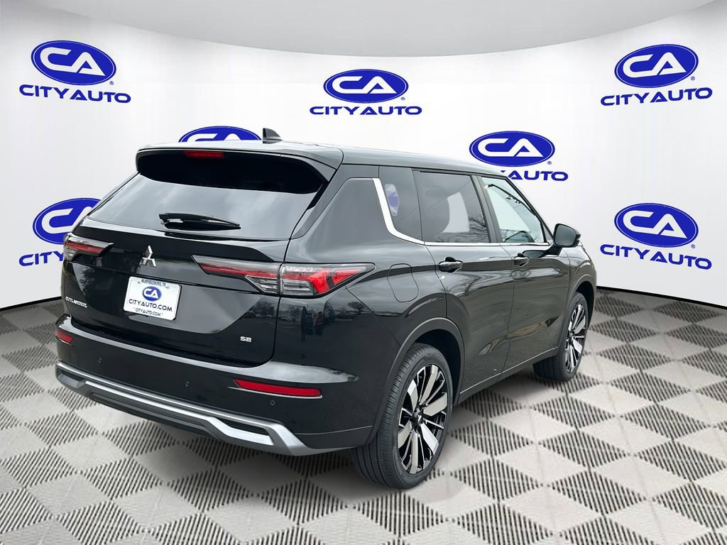 New 2026 Mitsubishi Outlander SE FWD image 3