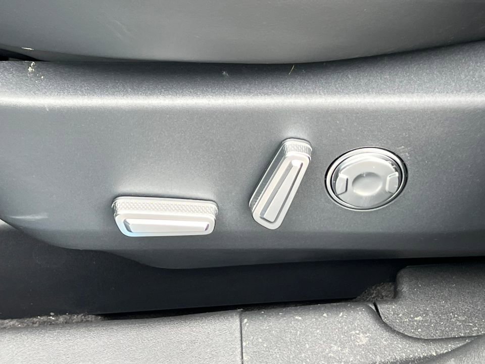 New 2026 Lincoln Nautilus Reserve w/ Jet Appearance Package AWD/4WD image 10