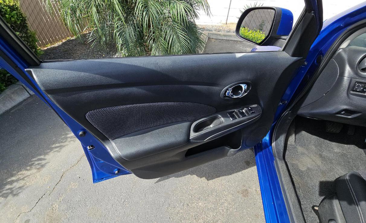 Used 2014 Nissan Versa SV image 9