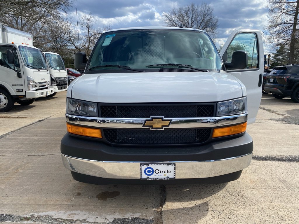 New 2026 Chevrolet Express 2500 Extended w/ Driver Convenience Package RWD image 3