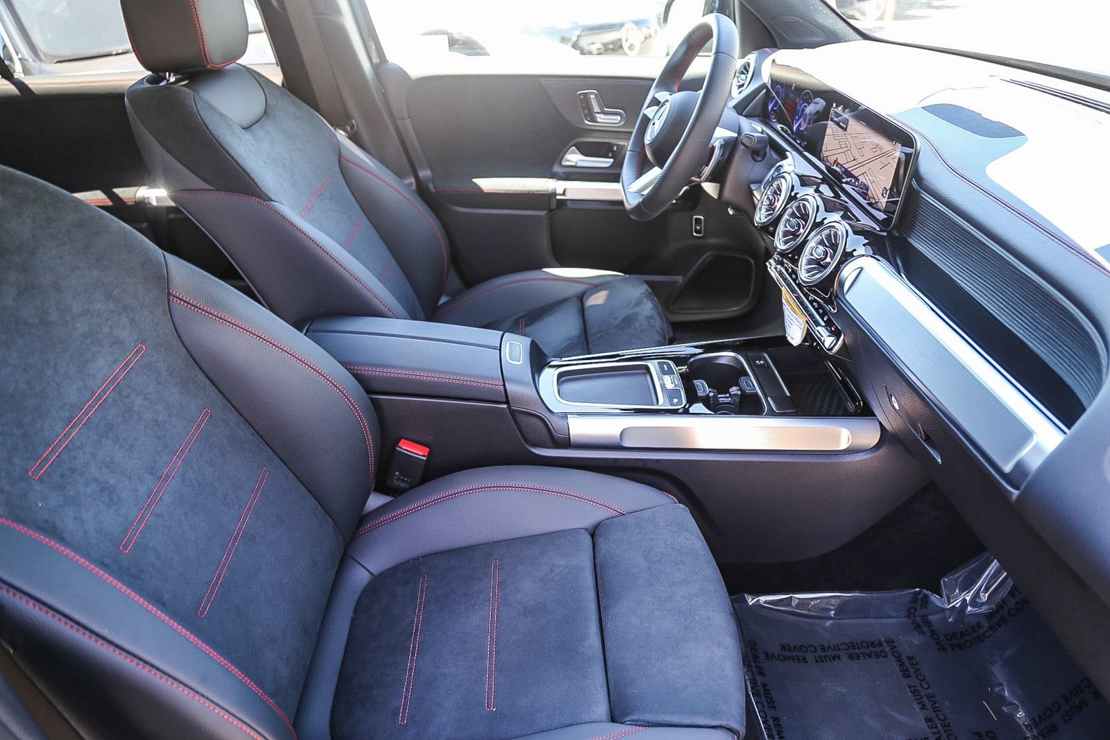 Used 2024 Mercedes-Benz EQB 300 4MATIC image 15