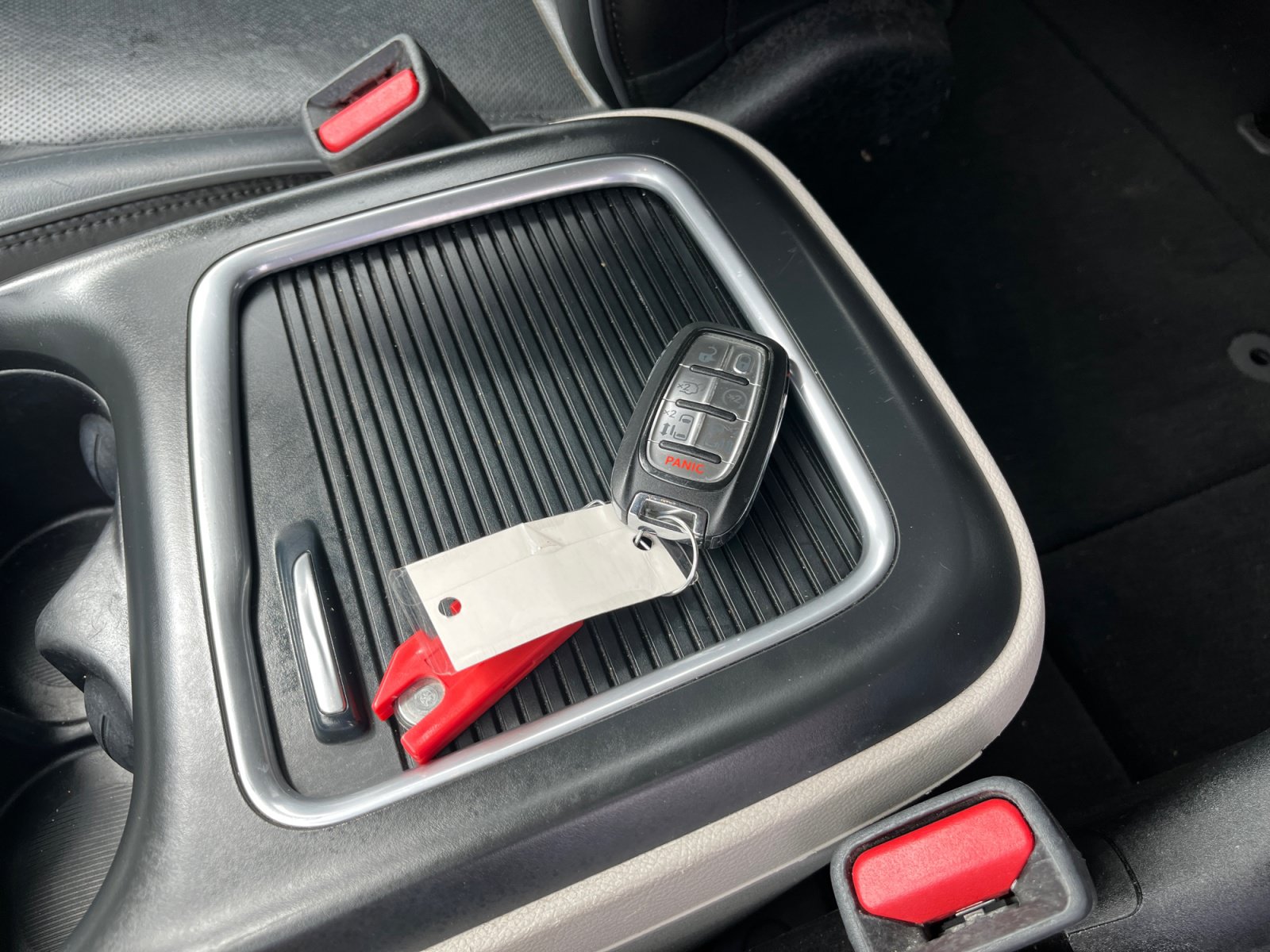 Certified 2018 Chrysler Pacifica Limited FWD image 34