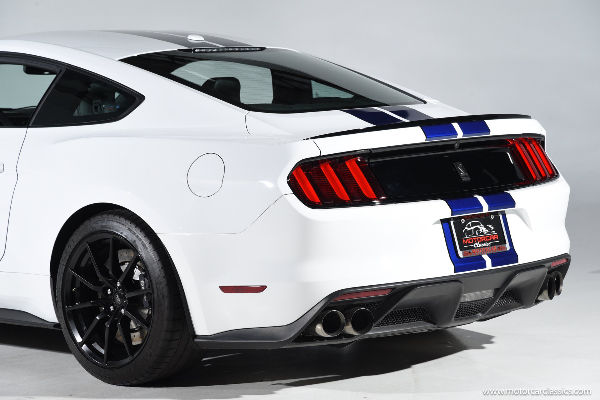 Used 2016 Ford Mustang Shelby GT350 w/ Technology Package RWD image 18