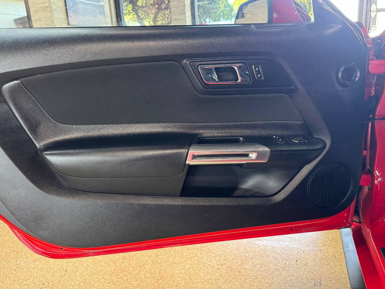 Used 2015 Ford Mustang Coupe RWD image 12