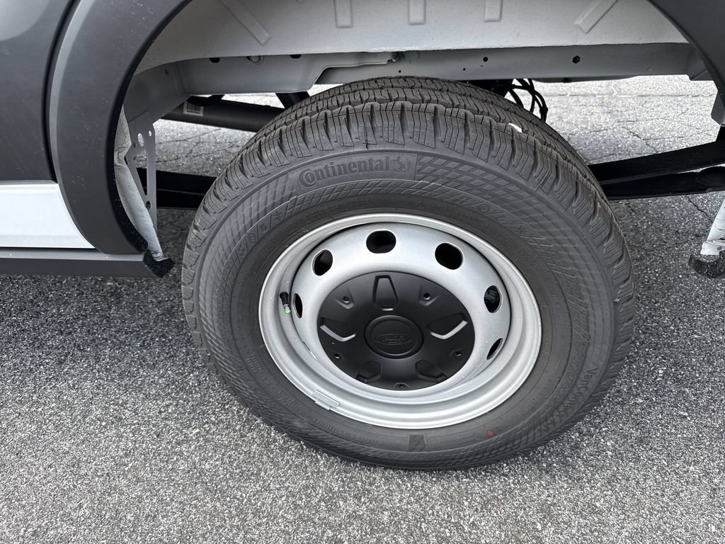 New 2026 Ford Transit 250 148 Medium Roof RWD image 19