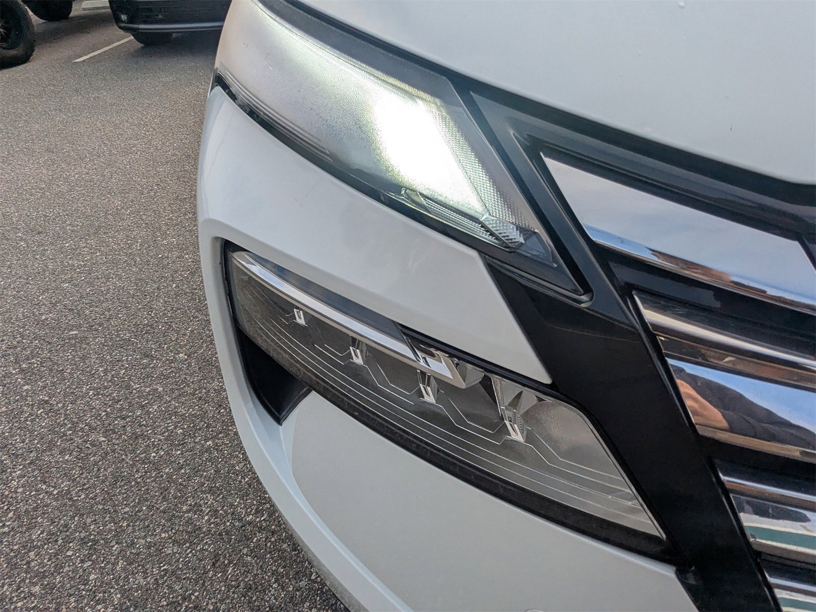 Used 2025 Nissan Rogue S image 10