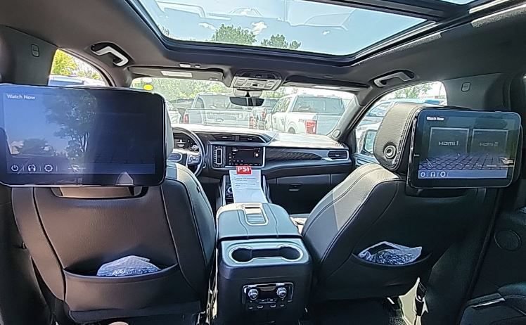Used 2023 GMC Yukon Denali w/ Denali Reserve Package AWD/4WD image 10