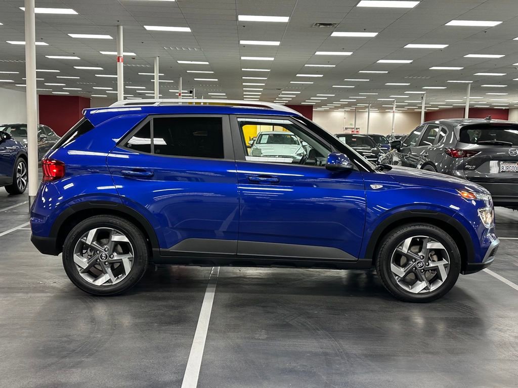 Used 2022 Hyundai Venue SEL w/ Cargo Package image 8