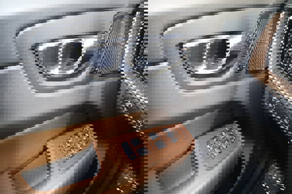 Used 2021 Volvo XC60 T5 Inscription w/ Protection Package Premier image 32