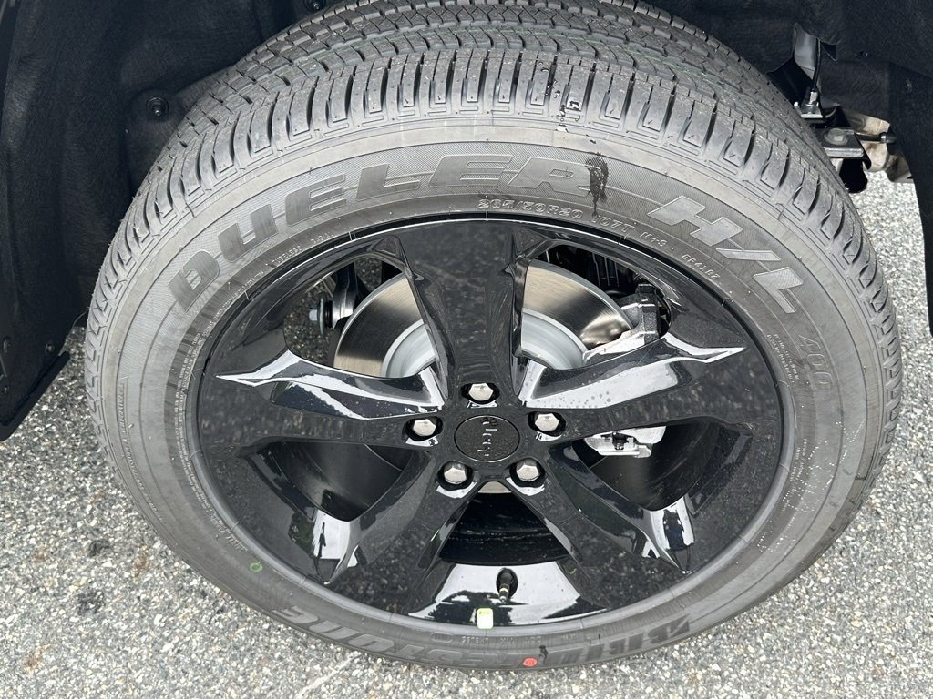 New 2025 Jeep Grand Cherokee Altitude image 40