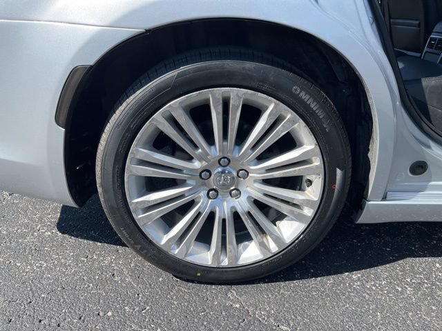 Used 2019 Chrysler 300 Touring L w/ Quick Order Package 22F RWD image 22