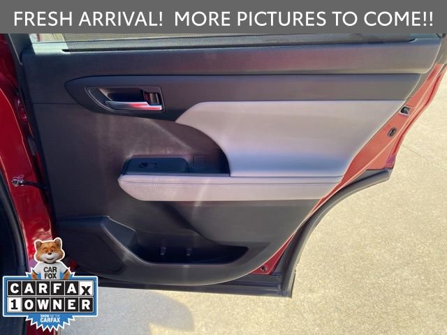 Used 2022 Toyota Highlander XLE image 24