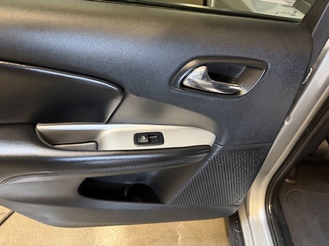 Used 2019 Dodge Journey SE w/ Blacktop Package image 11