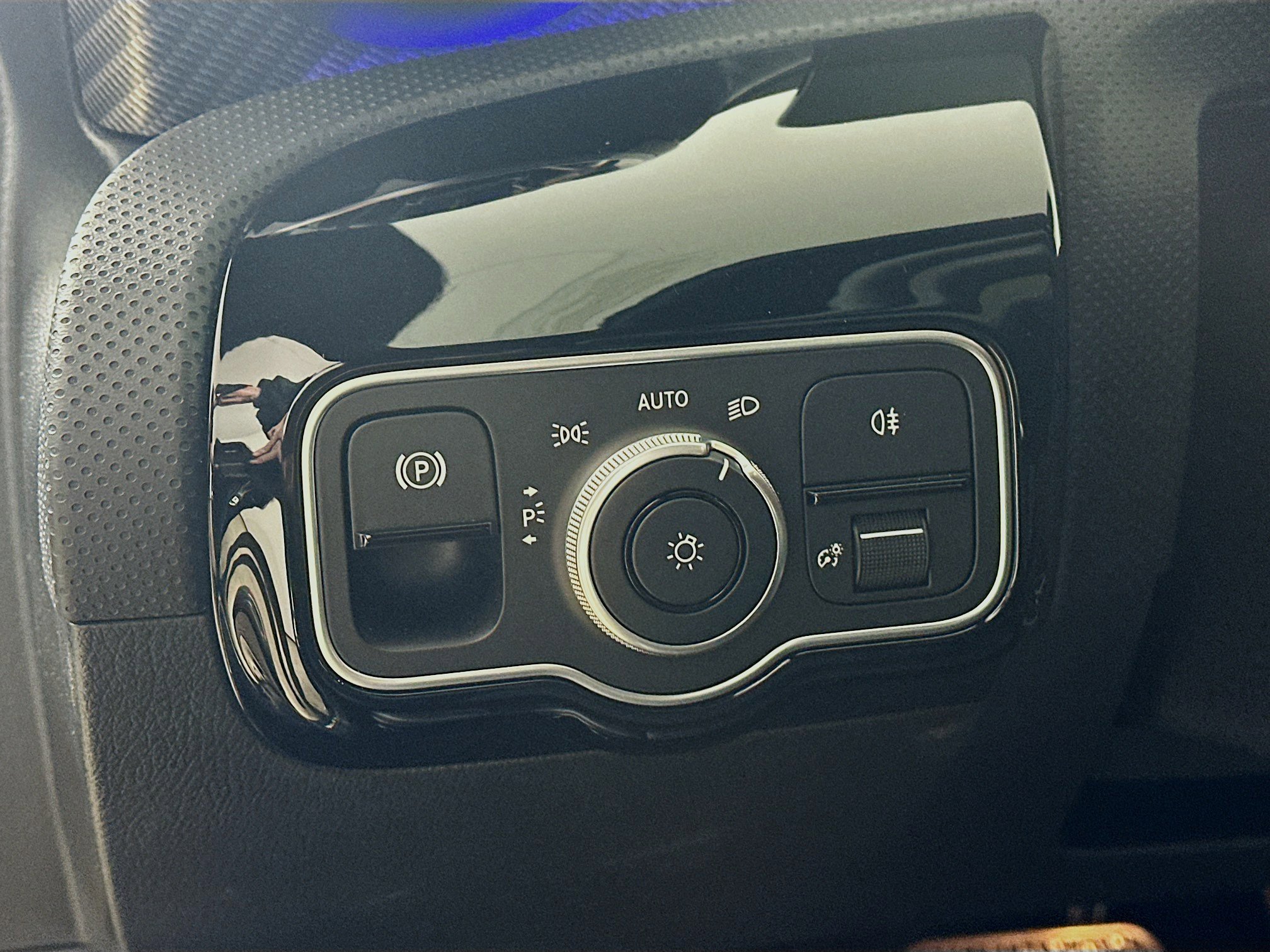 Certified 2025 Mercedes-Benz CLA 250 4MATIC image 10