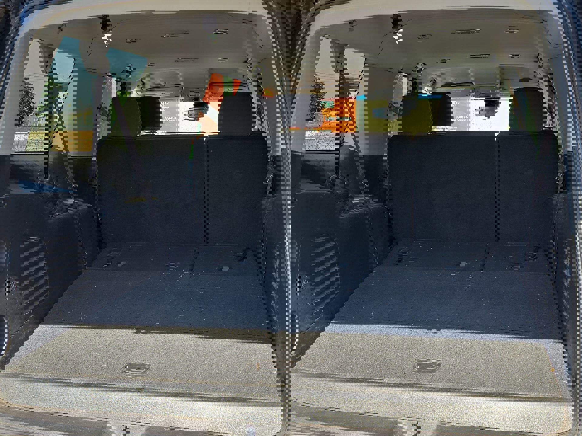 Used 2015 Chevrolet Suburban LS w/ Driver Alert Package RWD image 21