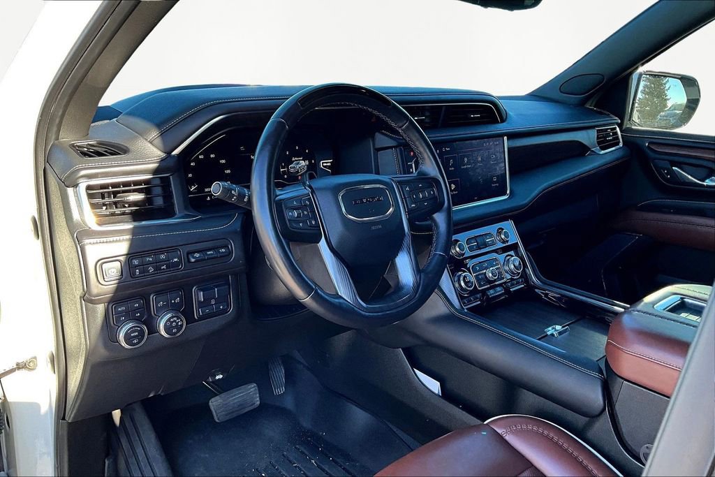 Used 2023 GMC Yukon Denali Ultimate image 13