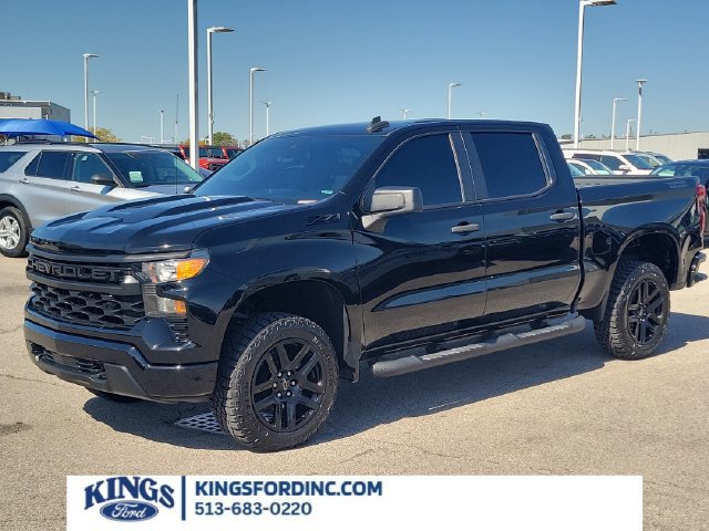 Used 2022 Chevrolet Silverado 1500 Custom Trail Boss w/ Midnight Edition AWD/4WD image 1