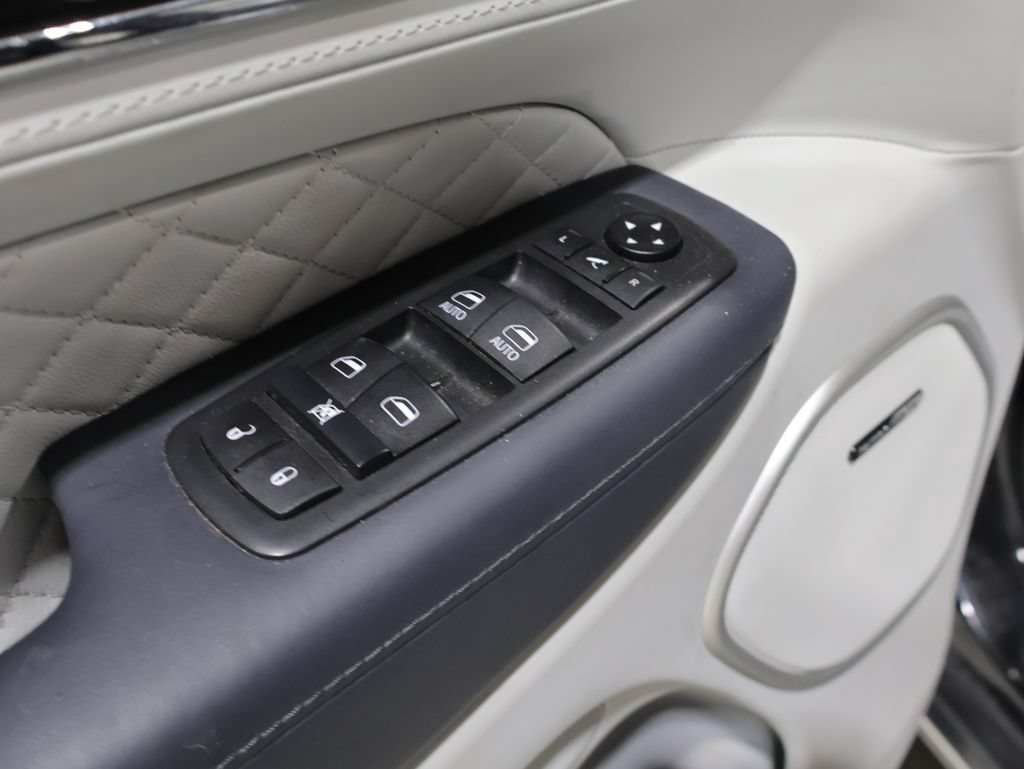 Used 2021 Jeep Grand Cherokee Summit AWD/4WD image 14