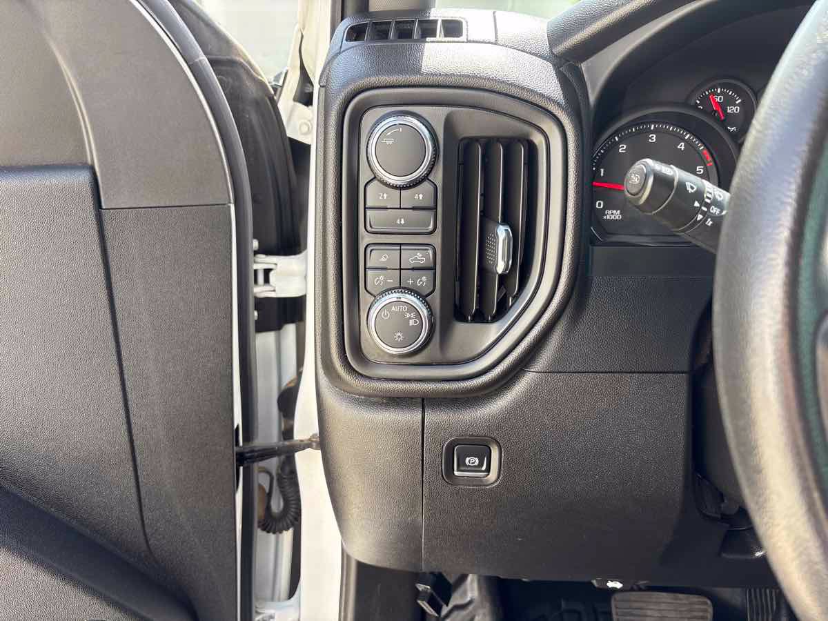 Used 2024 GMC Sierra 3500 Pro AWD/4WD image 21