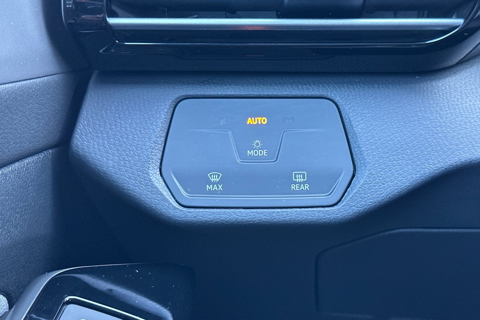 Used 2024 Volkswagen ID.4 2WD image 31