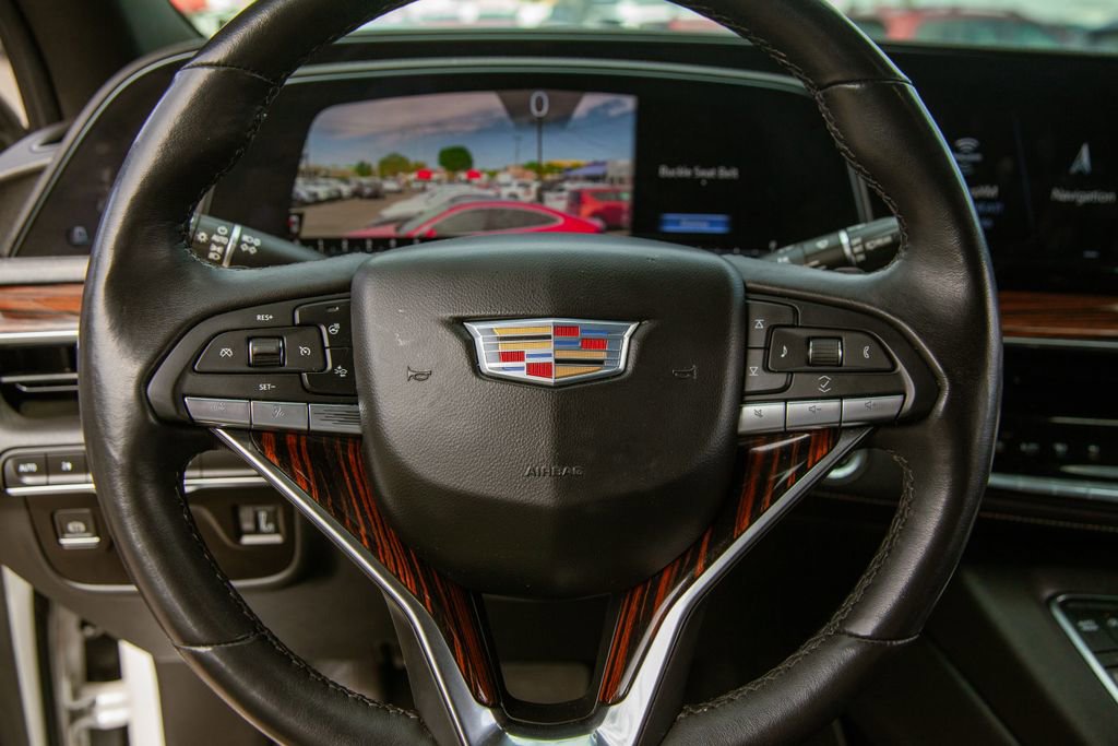 Used 2021 Cadillac Escalade Luxury AWD/4WD image 18