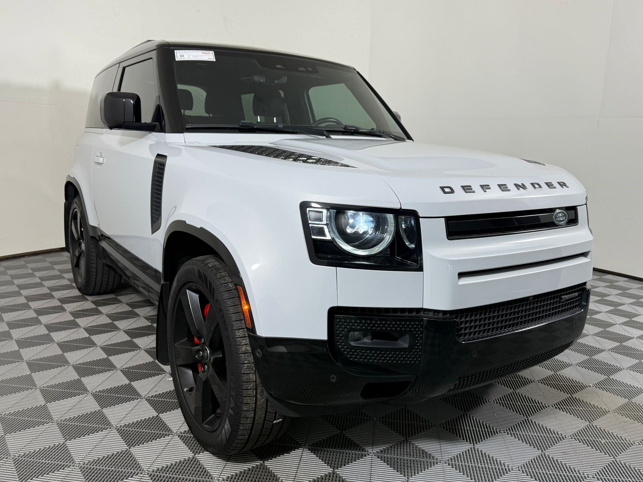 Used 2023 Land Rover Defender 90 X-Dynamic SE AWD/4WD image 7