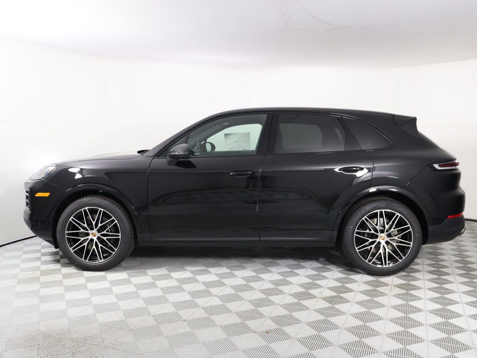 New 2026 Porsche Cayenne AWD/4WD image 2