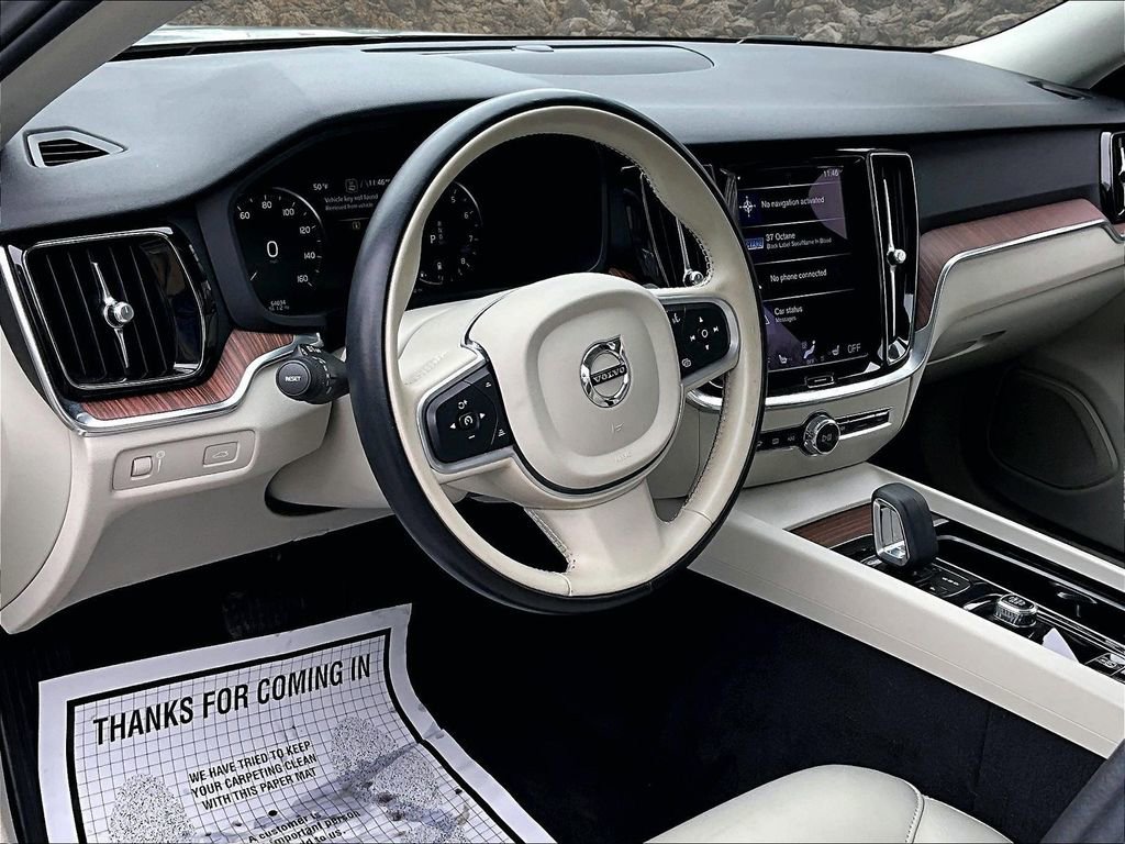 Used 2022 Volvo S60 B5 Momentum w/ Climate Package FWD image 12