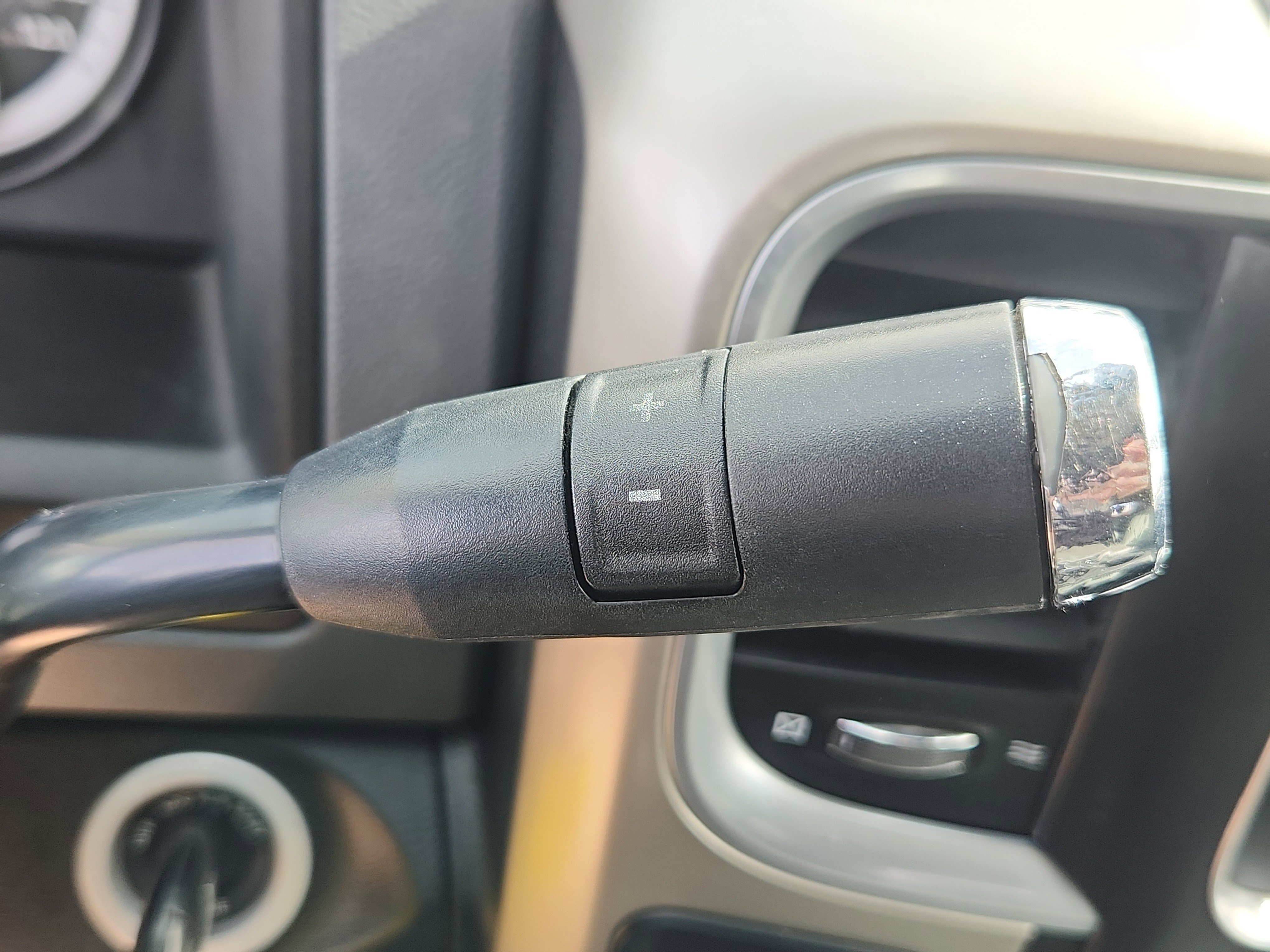 Used 2015 RAM 2500 SLT image 24