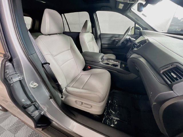 Used 2025 Honda Passport EX-L image 30