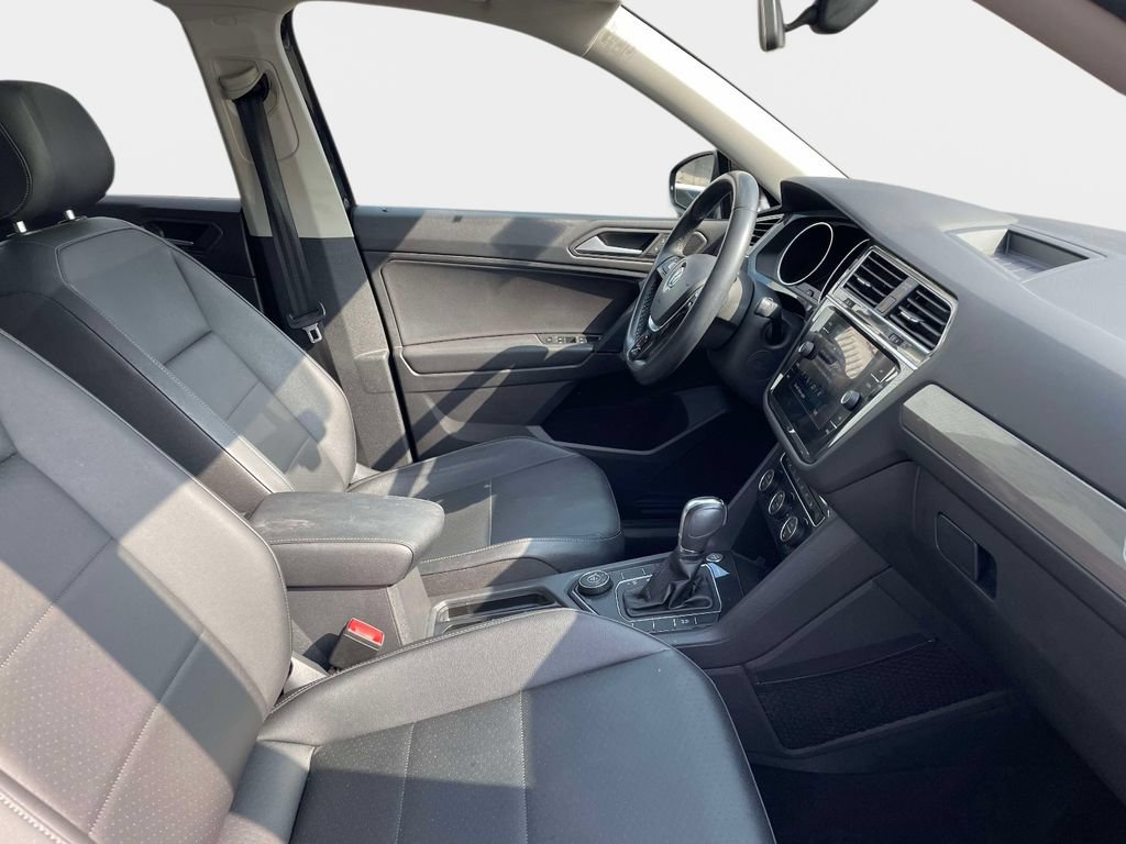 Used 2019 Volkswagen Tiguan SE w/ Panoramic Sunroof Package AWD/4WD image 10