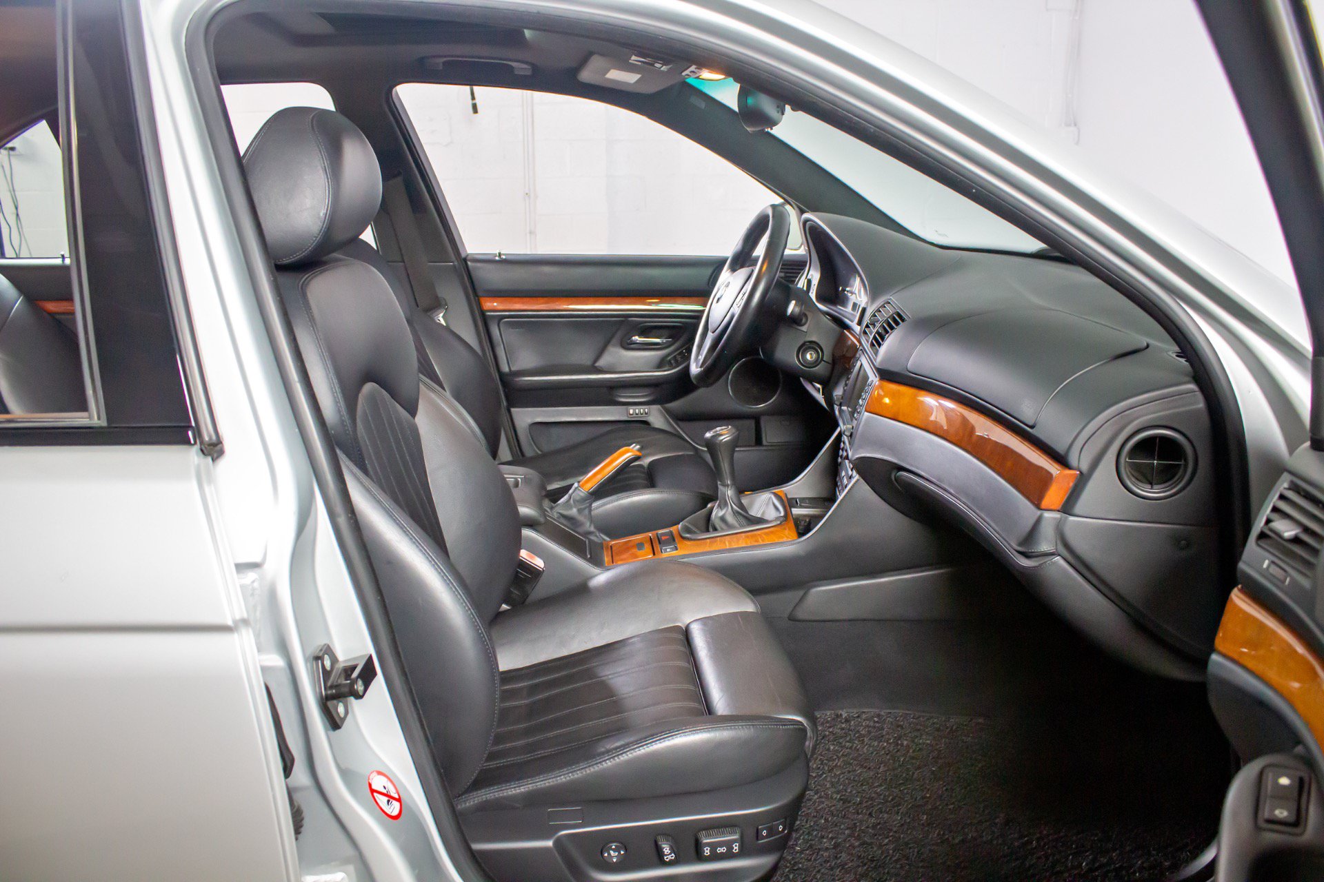 Used 2002 BMW M5 RWD image 28