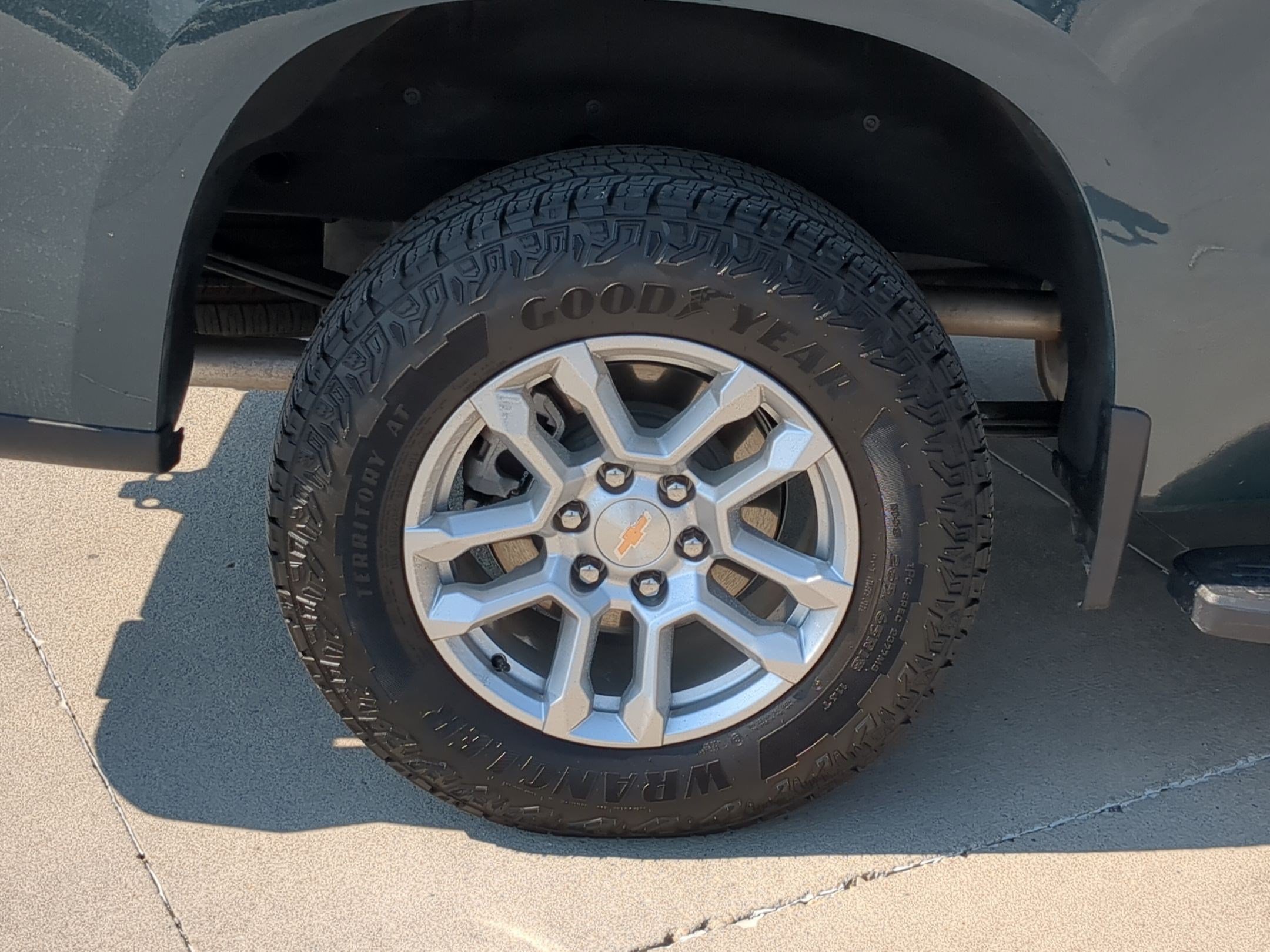 Used 2025 Chevrolet Silverado 1500 LT AWD/4WD image 13