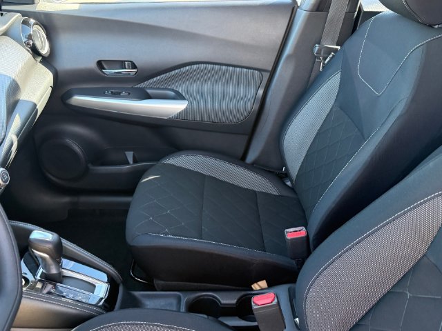 Used 2018 Nissan Kicks SV FWD image 11