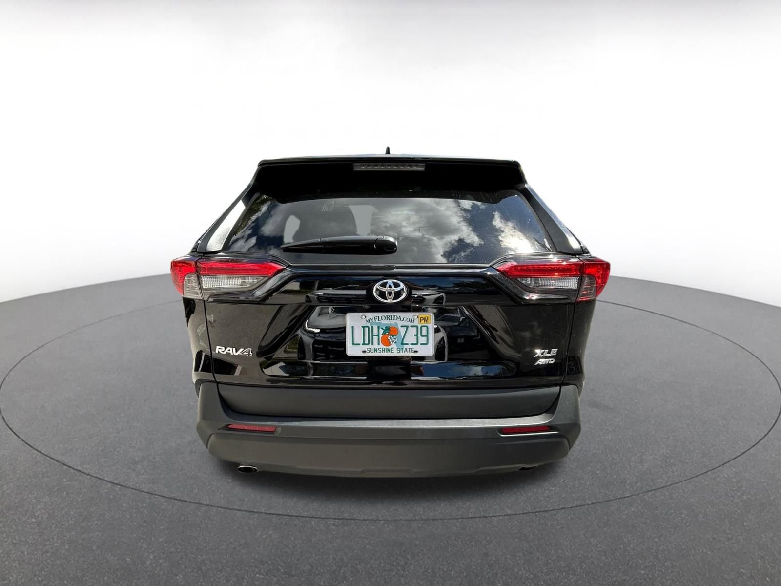 Used 2025 Toyota RAV4 XLE image 6