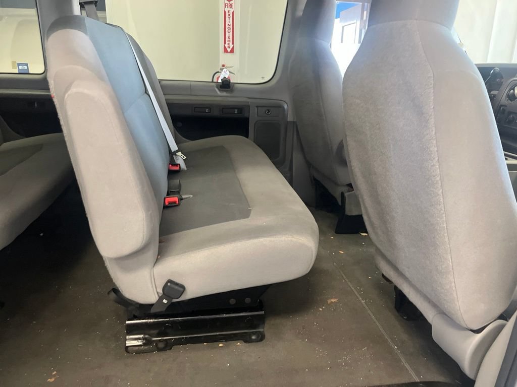 Used 2011 Ford E-350 and Econoline 350 XLT RWD image 10