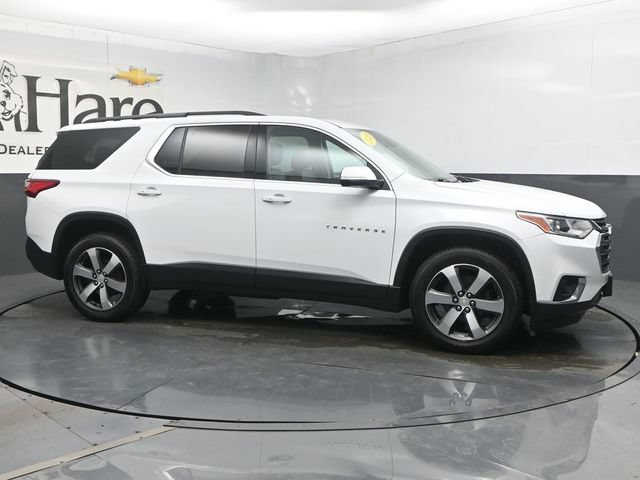 Used 2021 Chevrolet Traverse LT w/ LT Premium Package AWD/4WD image 1