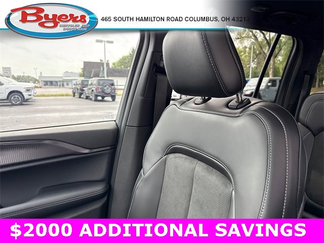 New 2025 Jeep Grand Cherokee Altitude image 25