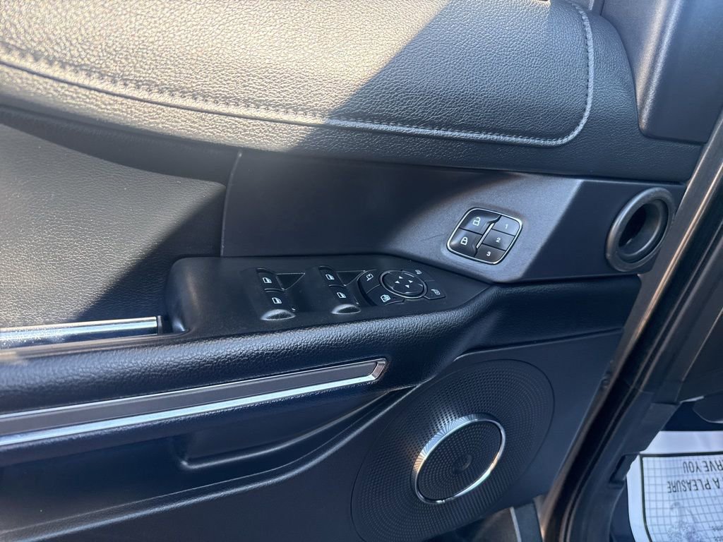 Used 2021 Ford Expedition XLT image 12