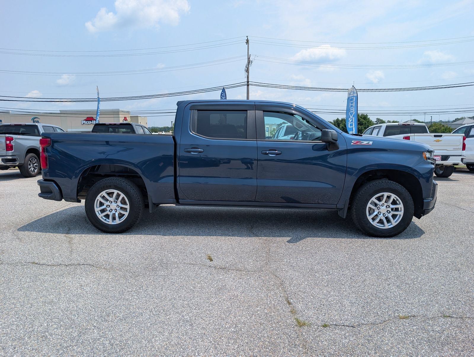 Used 2021 Chevrolet Silverado 1500 RST w/ Convenience Package II AWD/4WD image 2