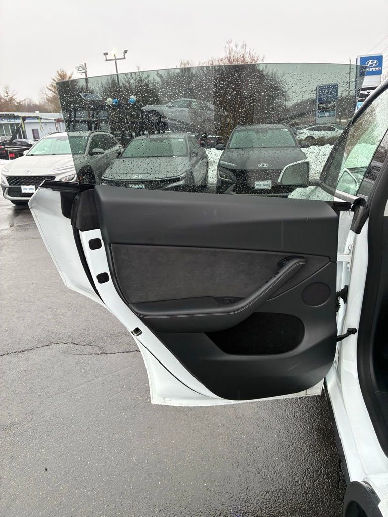 Used 2022 Tesla Model Y Performance image 39