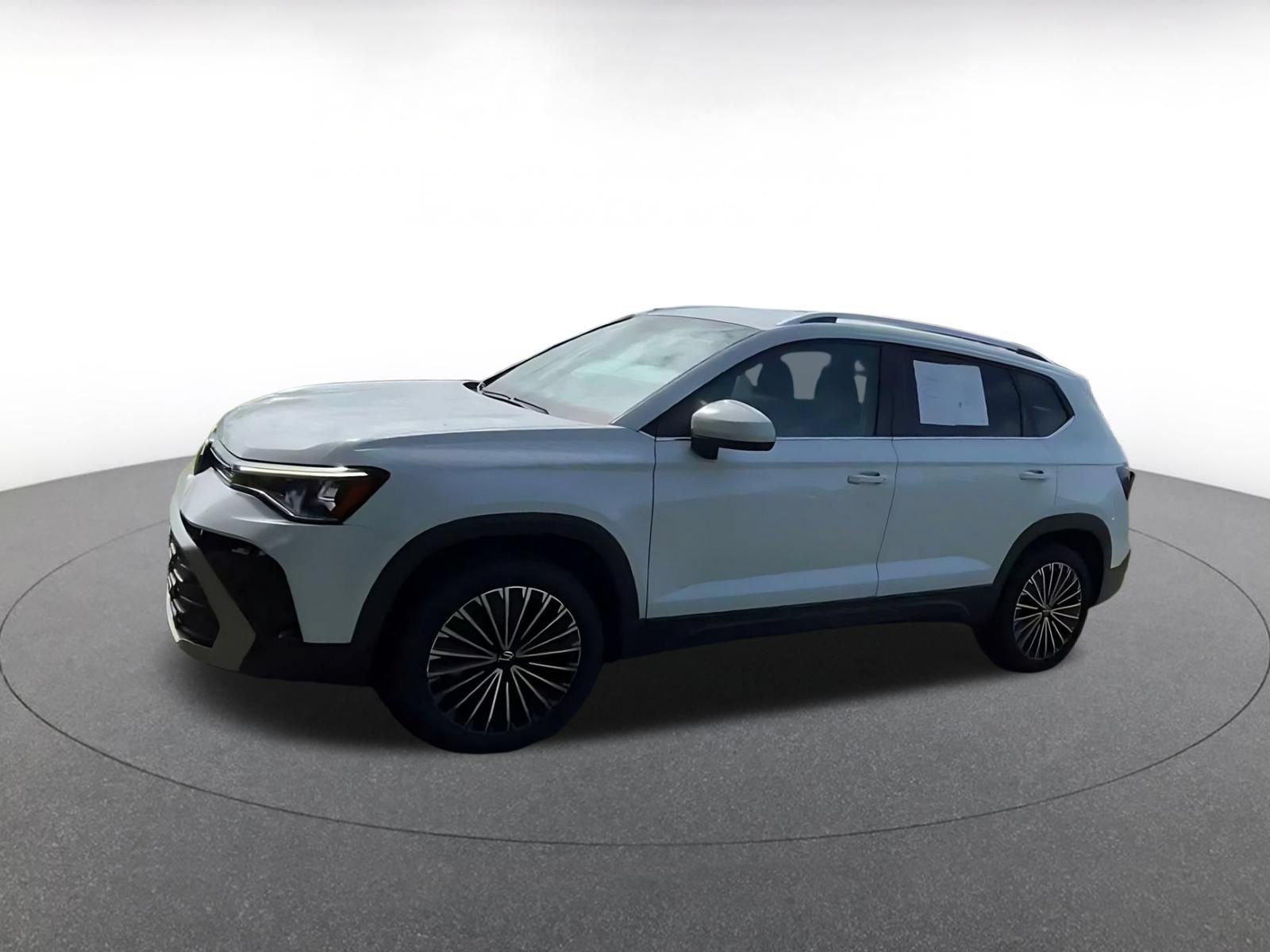 Used 2025 Volkswagen Taos SE FWD image 7
