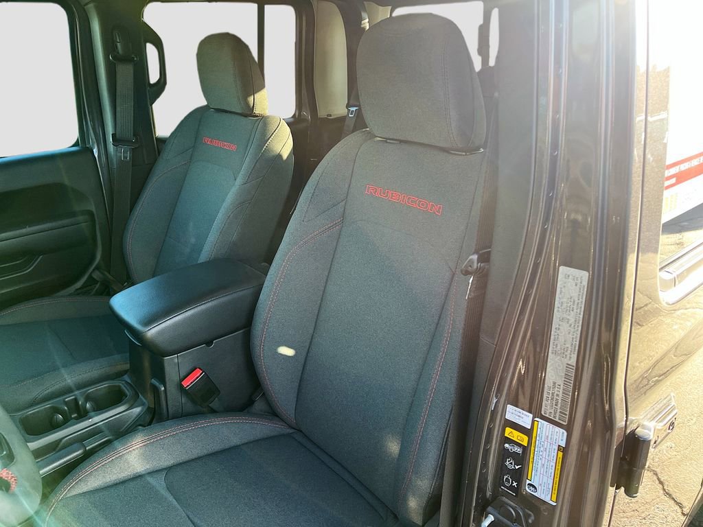 Used 2024 Jeep Gladiator Rubicon w/ Convenience Group image 18